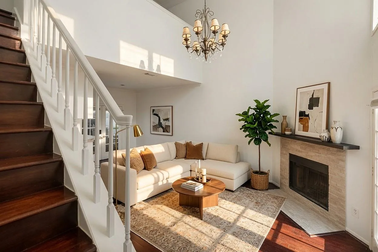 2 bed, 2.0 bath, 1107 sqft, $2,400 — Photo 2