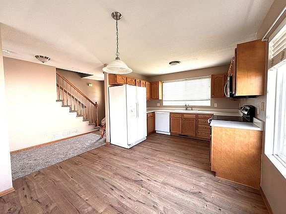 2nd image of 2109 NW Parkridge Dr