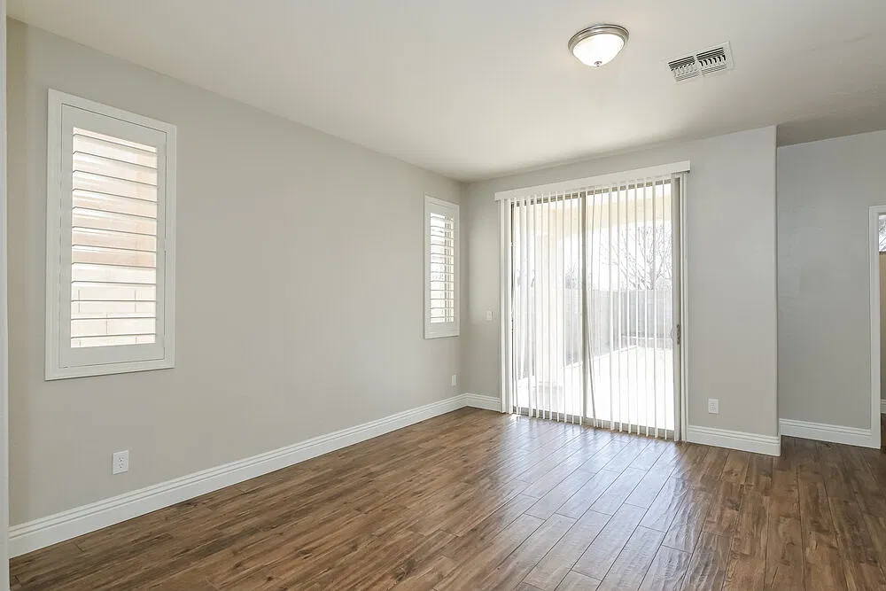 4 bed, 2.5 bath, 2006 sqft, $2,390 — Photo 4