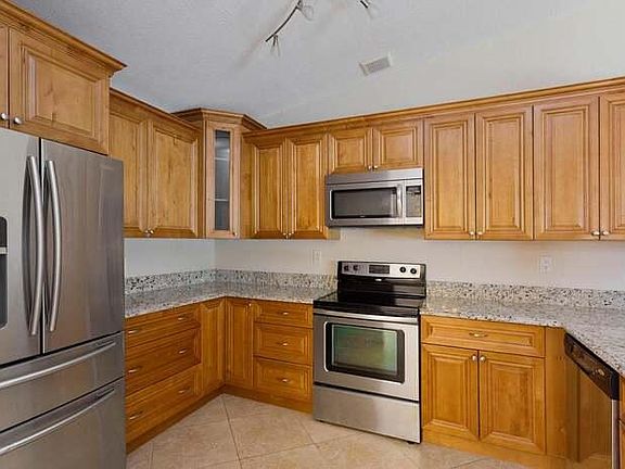 3rd image of 39 Mayfair Ln #0
