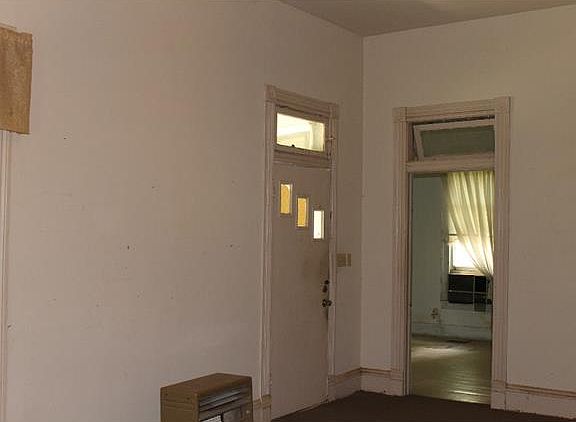 2nd image of 405 Gresham St