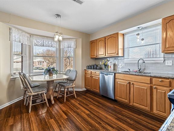 3rd image of 206 Bayberry Ln