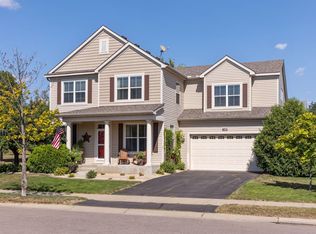 1869 Clover Meadow Dr, Chaska, MN 55318