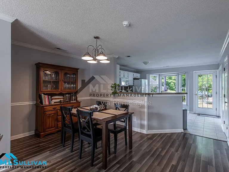 208 Standish Dr — Photo 8