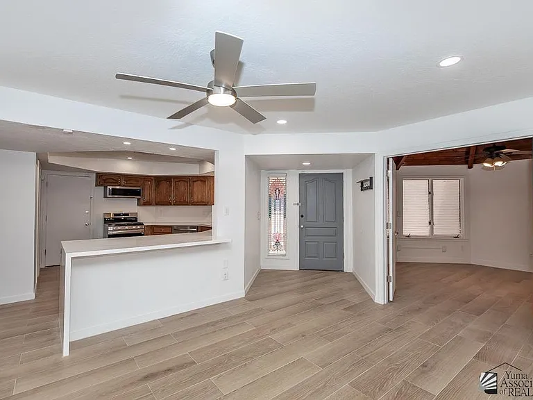 2174 S Del Valle Way — Photo 2