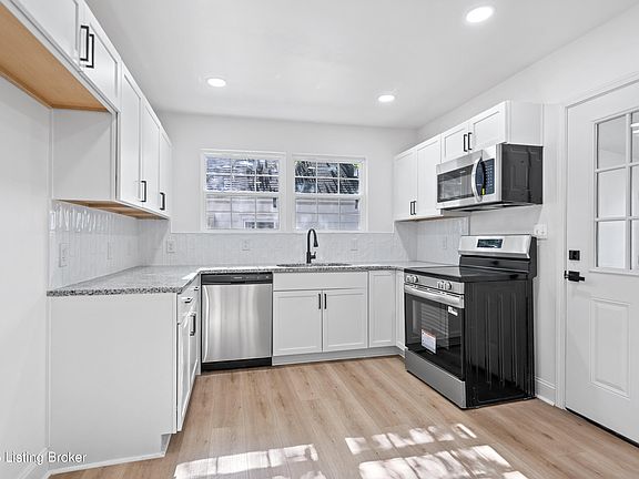 3rd image of 551 Denmark St