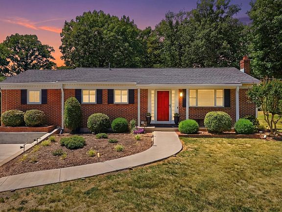 3rd image of 85 Jefferson Manor Dr