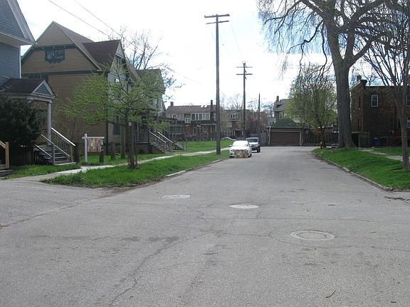 5th image of 7957 Saint Paul St