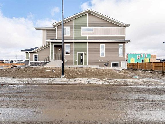 4th image of 99 W Waterford Mews