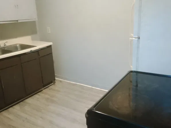 600 W Adams St APT 4, Muncie, IN 47305