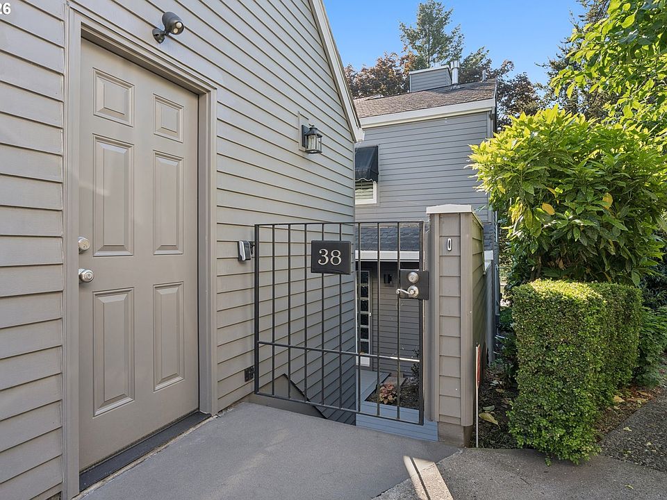 1st image of 38 Greenridge Ct