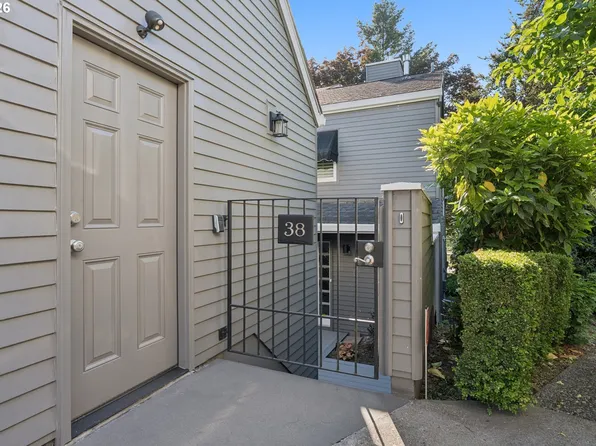 38 Greenridge Ct, Lake Oswego, OR 97035