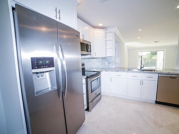4th image of 14823 Cumberland Dr APT 203