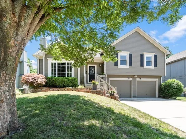 17245 W 156th Ter, Olathe, KS 66062