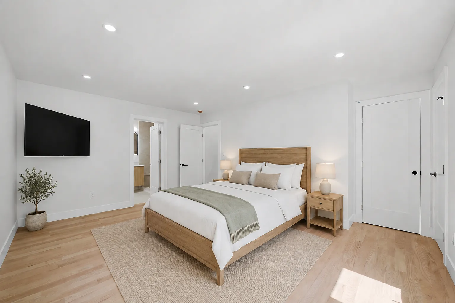 3 bed, 3000 sqft, $7,900 — Photo 1