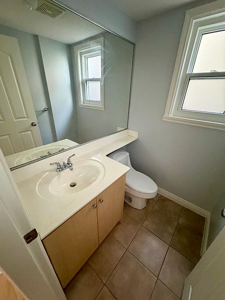 North Vancouver House for rent - 4 Bedrooms — photo 3