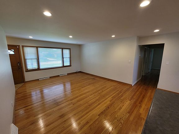 4th image of 6180 W Villa Ln