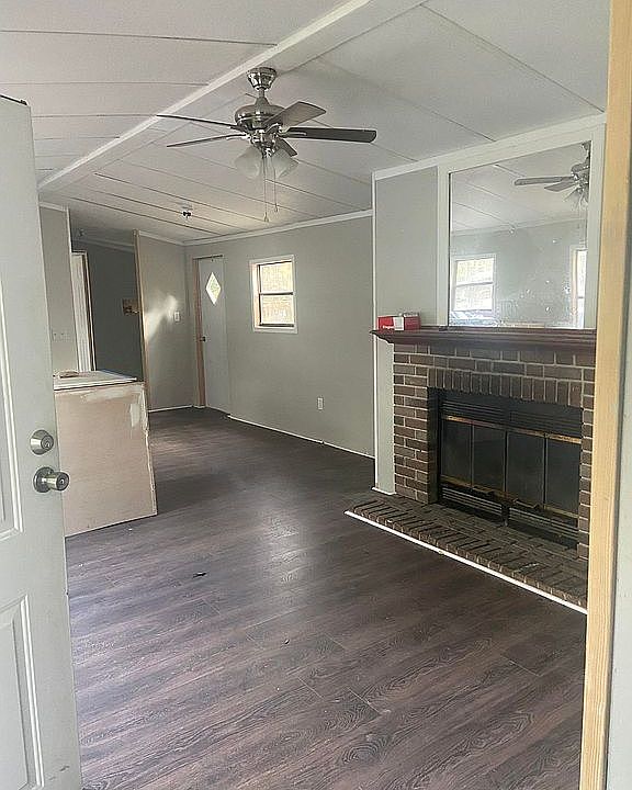 1st image of 130 Lauren Ln