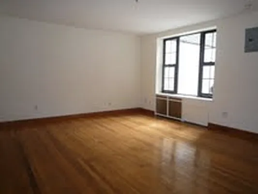 Rented by New Yorker Realty | media 5