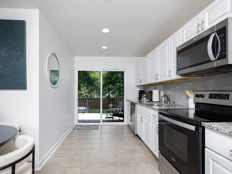 3104 Erskine Dr — Photo 6