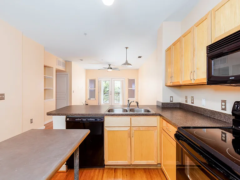 2020 5th Ave S #340 — Photo 8
