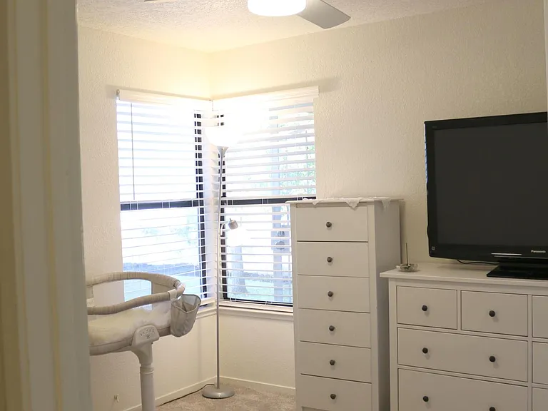 205 Lilac Ave — Photo 12