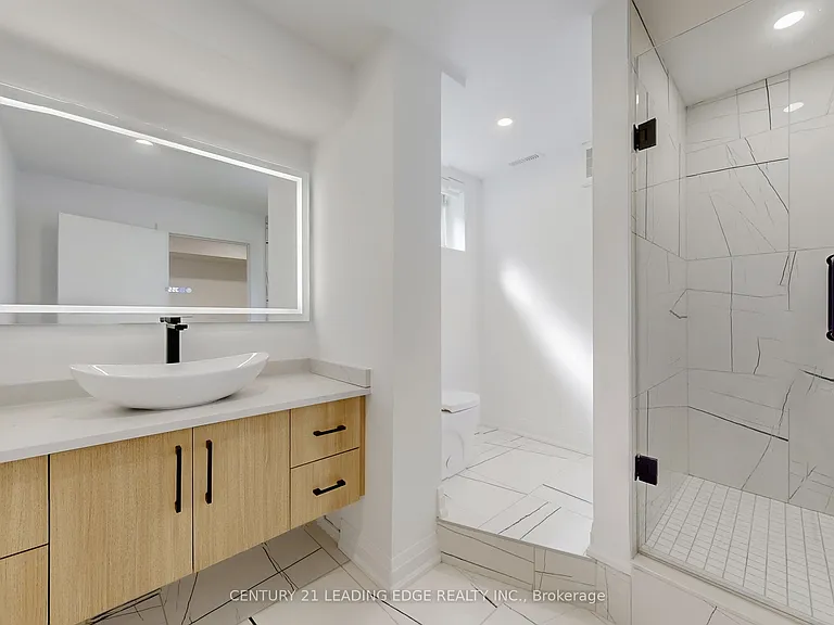 2240 Springfield Ct — Photo 44
