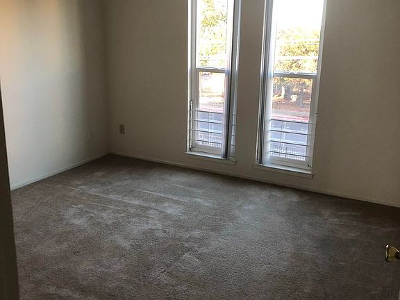2nd image of 1050 Beech St APT 115