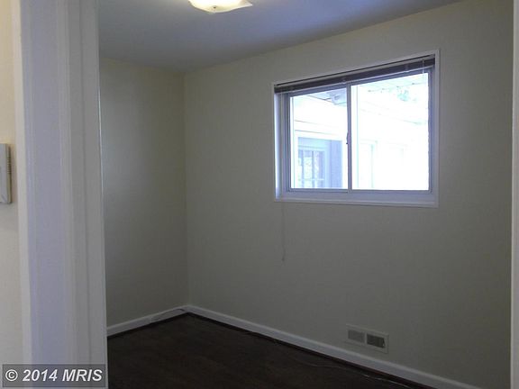 5th image of 2204 Stanley Ave