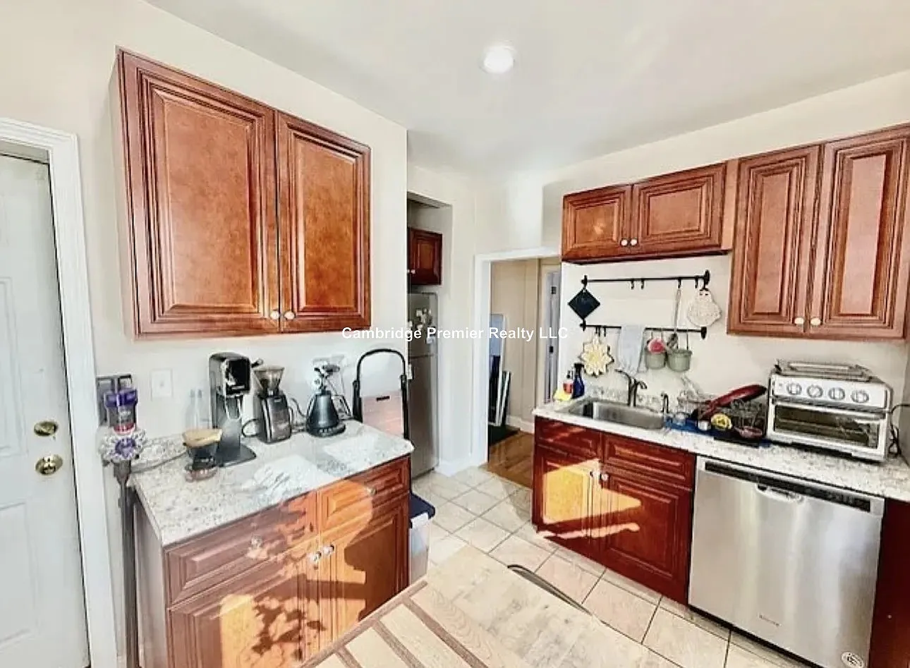 2 bed, 1000 sqft, $3,400 — Photo 1