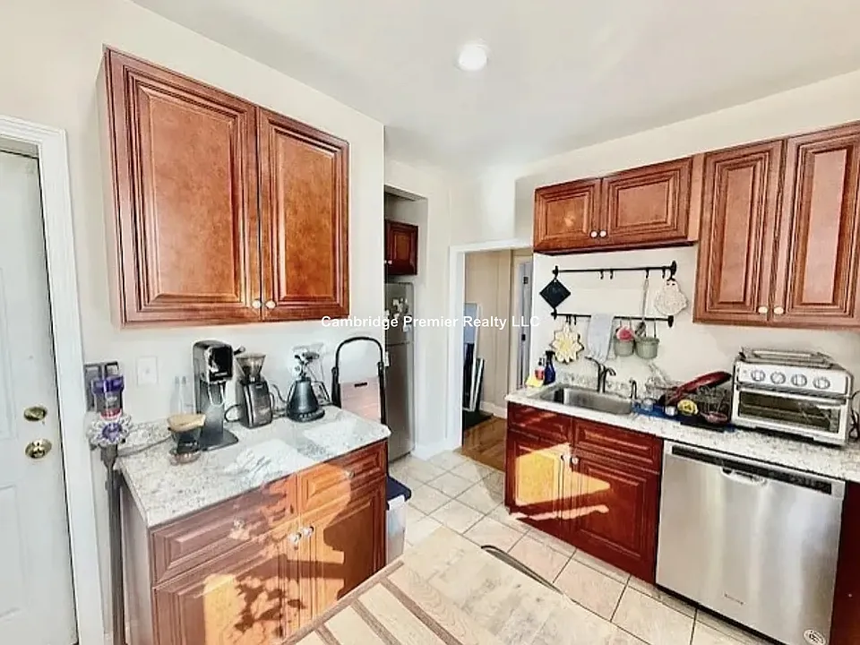 274 Brookline St #2L