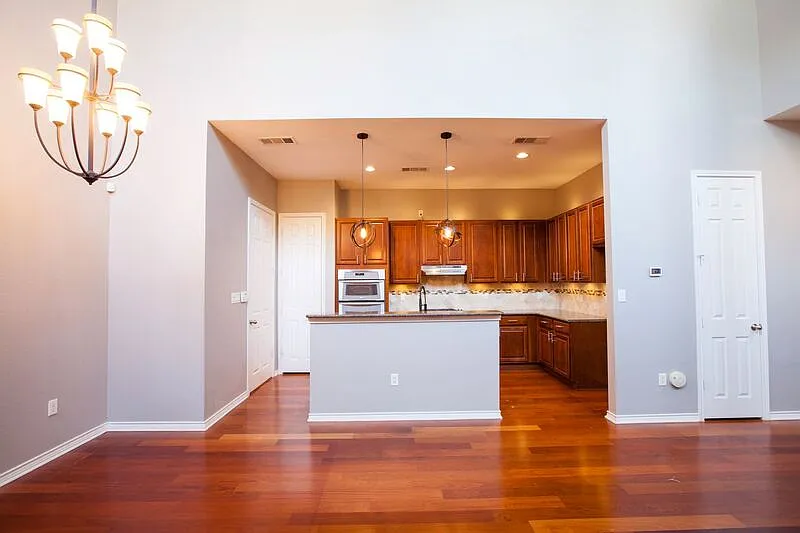 3 bed, 3.5 bath, 2187 sqft, $2,890 — Photo 4