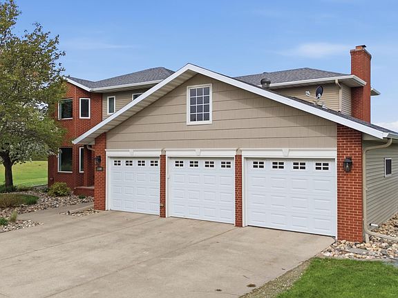 4th image of 3500 Riverview Cir S