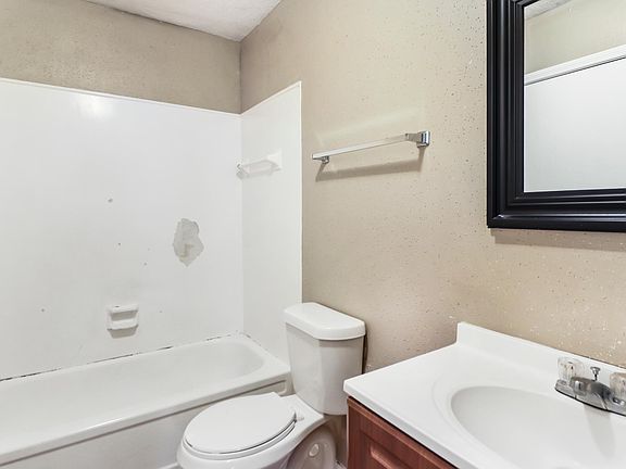5th image of 1045 Deesport St APT A