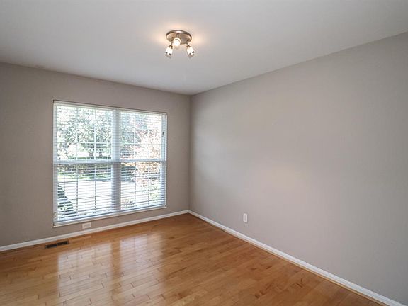 5th image of 4126 Wenbrook Dr