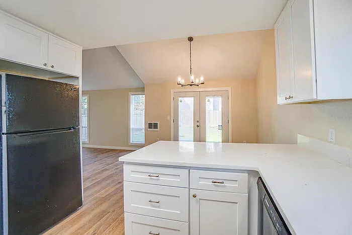 816 SE Olympia Dr — Photo 25