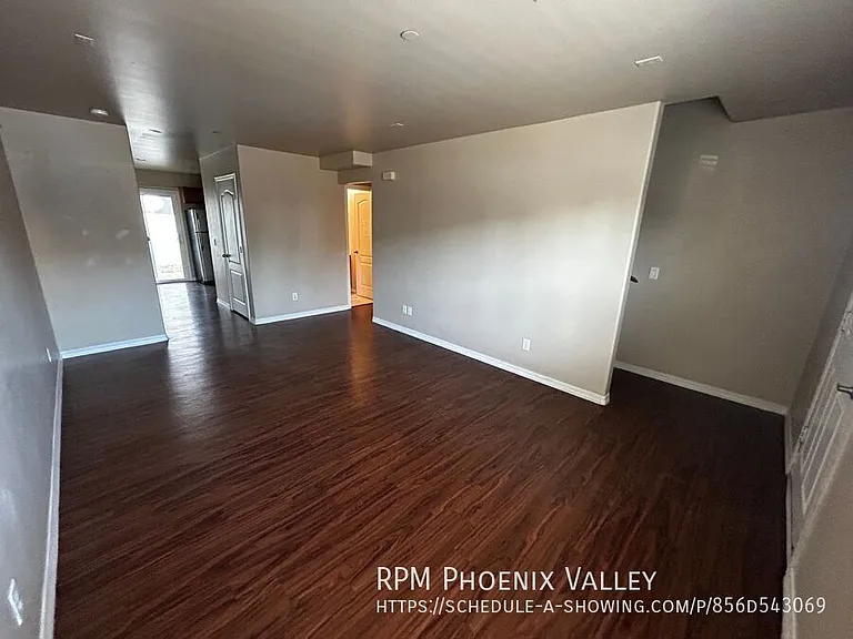 Bell Villas Apartments — Photo 24