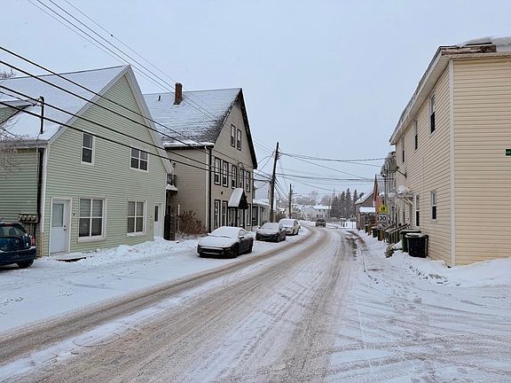 2nd image of 16 Spring Park Rd #16