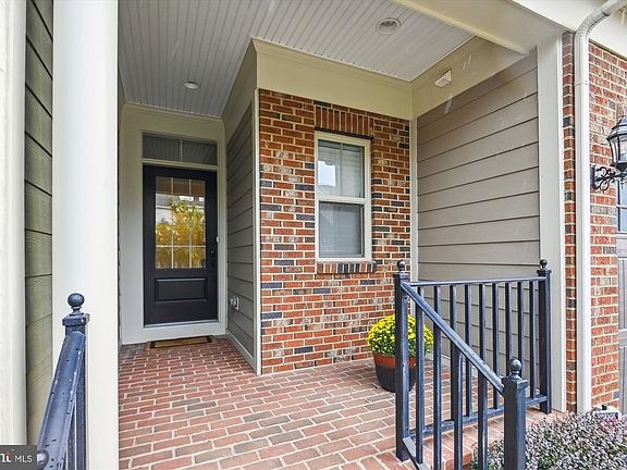 2nd image of 44264 Mimosa Grove Sq