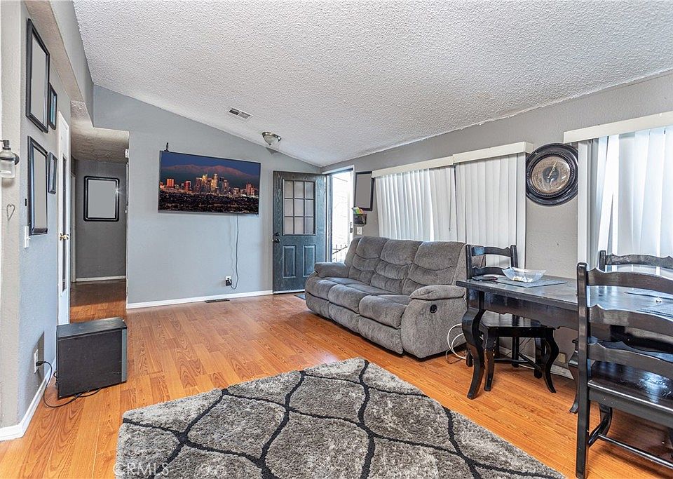 1st image of 6002 S Wilton Pl