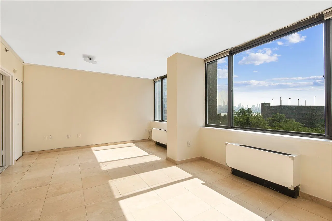 2 bed, 1377 sqft, $4,200 — Photo 4