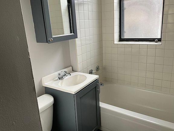 5th image of 4631 S Lake Park Ave #313