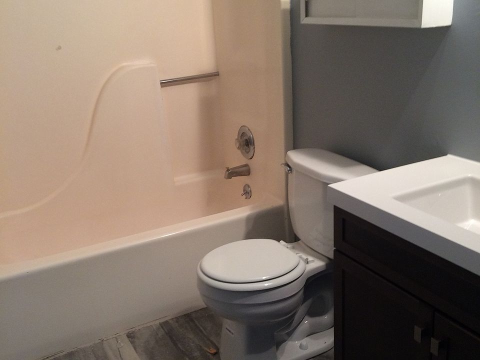 2nd image of 1115 Sylvan St APT 4