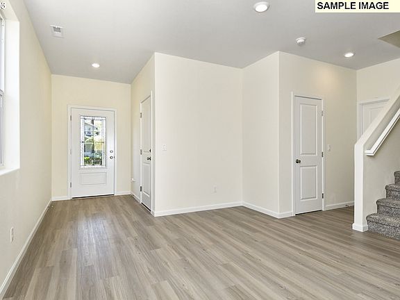 3rd image of 3329 NE 120th Cir