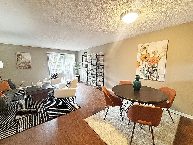 Riverbend - Living & Dining Area