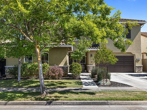 3rd image of 2167 Saddlebrook Way