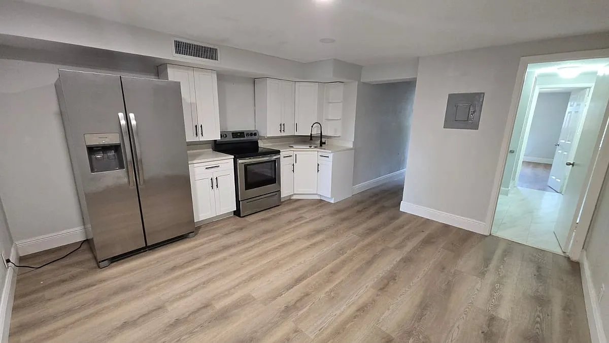 6511 Seminole Dr - Unit 2 — Photo 2