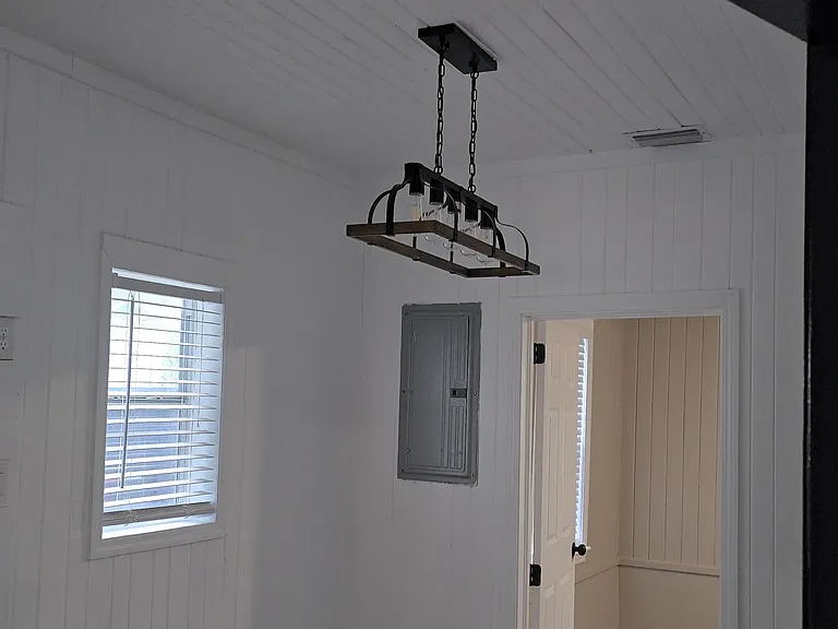 2607 NE 16th Ave — Photo 5