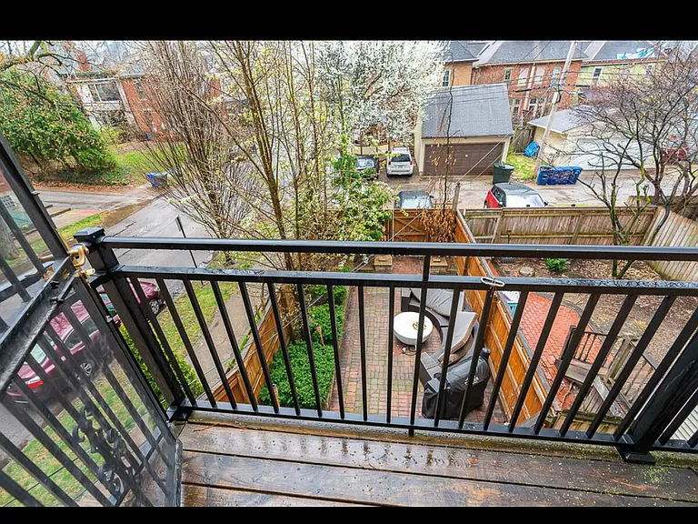 383 King Ave — Photo 15