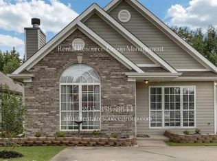 304 Camden Cove Cir, Calera, AL 35040
